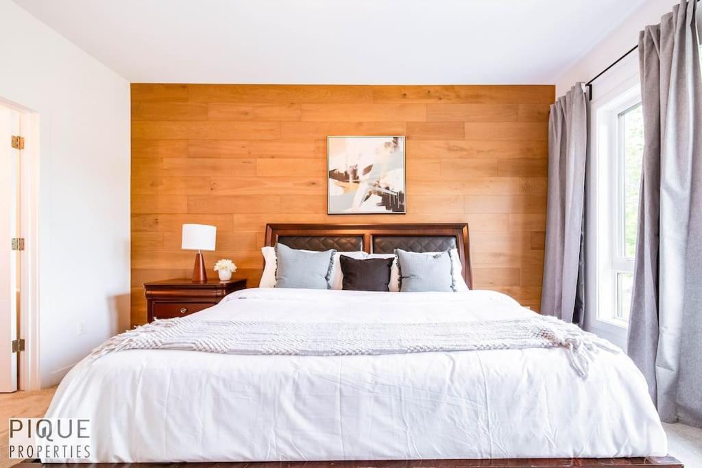 New Modern - Sleeps 8 - Foosball - Deck & Bbq