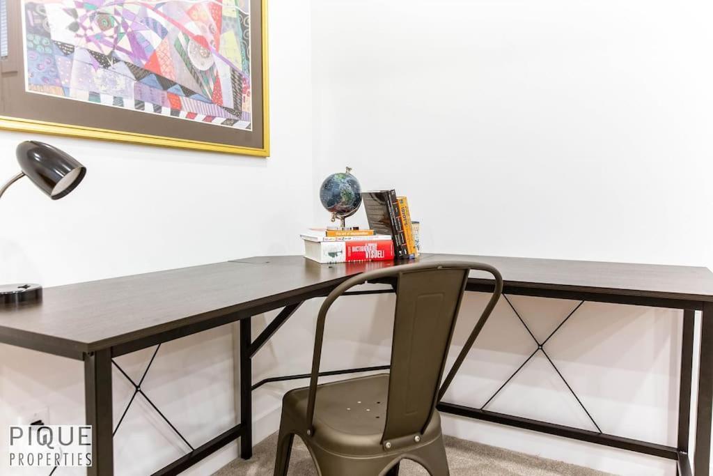 Apartment New Modern - Sleeps 8 - Foosball - Deck & Bbq Edmonton